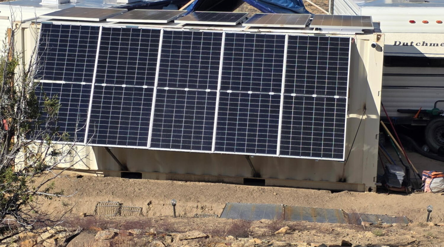 Container w/ solar
