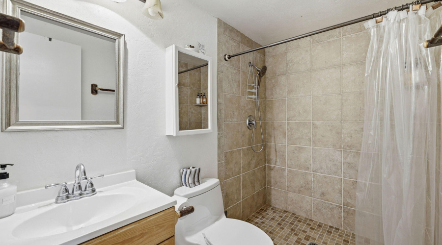 2nd Bathroom