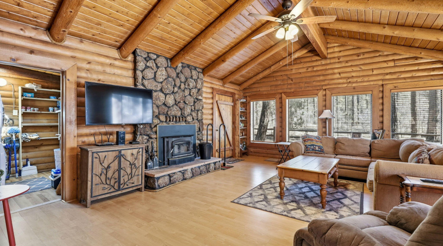 2nd Living room