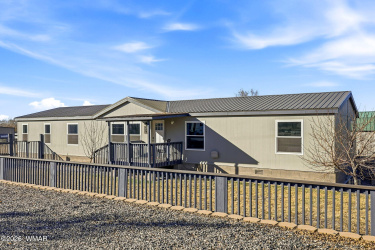 336 4Th Street, Eagar, Arizona 85925, Bedrooms, ,Bathrooms,Residential,For Sale,4Th,259528