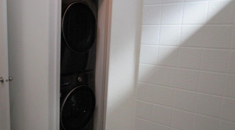 Stackable washer/dryer