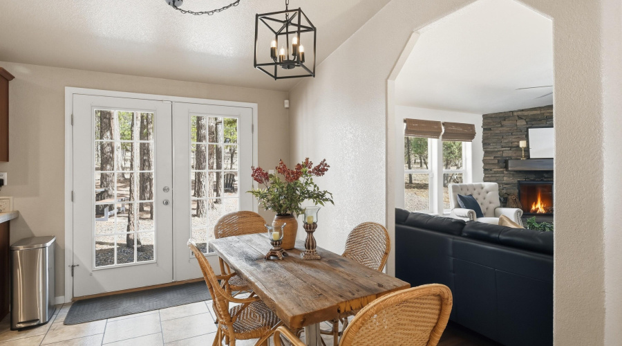 Dining area 1