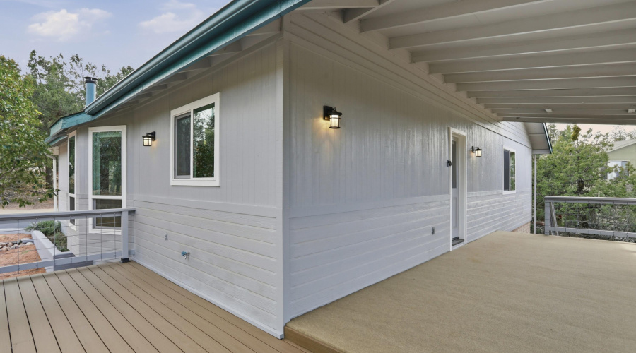 FRONT DECK