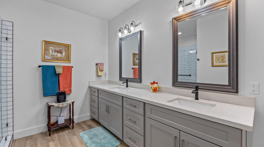 Primary Dual Sinks