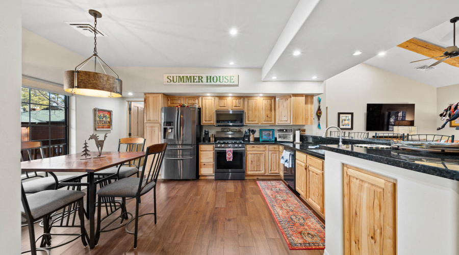 Kitchen/Dining