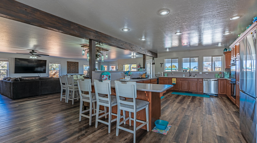 Dining/Kitchen