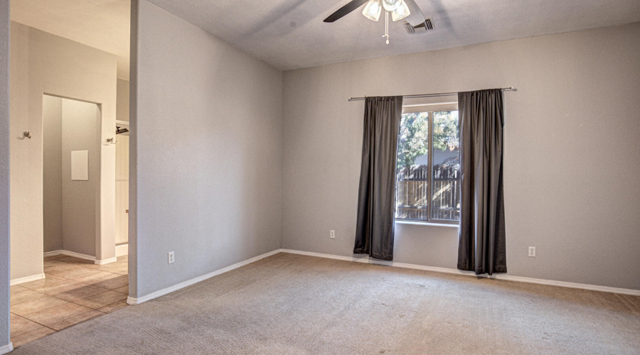 Master Bedroom (2)