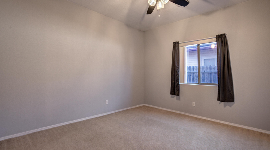 Bedroom 2 (4)