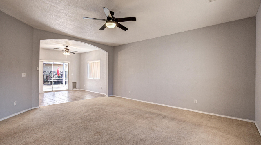 Living room 4