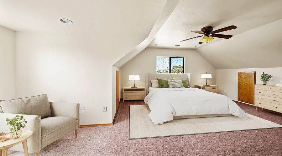 11 Upstairs Main Bedroom