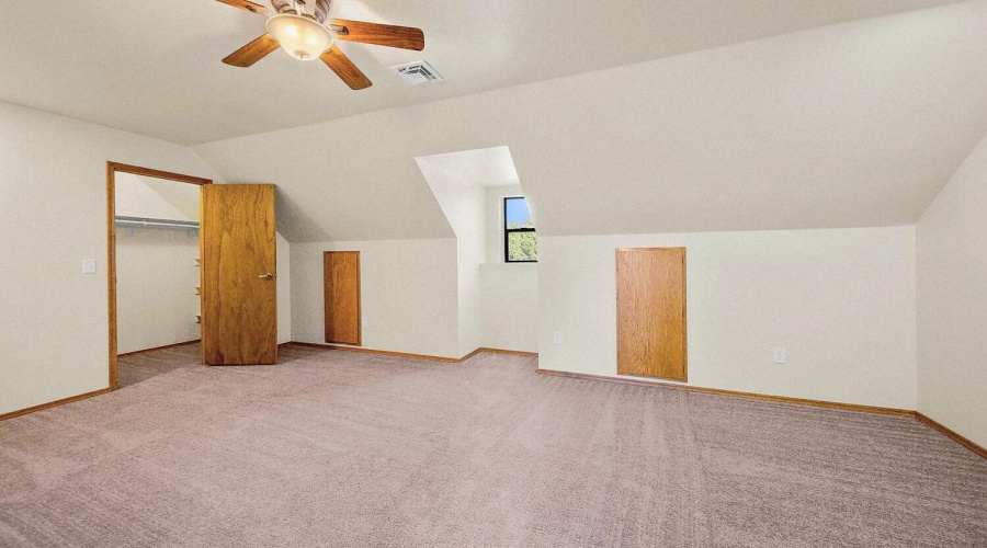 16 Upstairs Bedrrom
