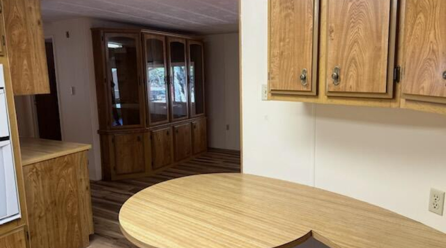 Eat-in Kitchen