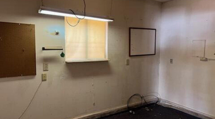 Heated Storage Room/Workshop