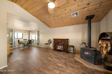 8286 Pinon Drive, Show Low, Arizona 85901, Bedrooms, ,Bathrooms,Residential,For Sale,Pinon,259598