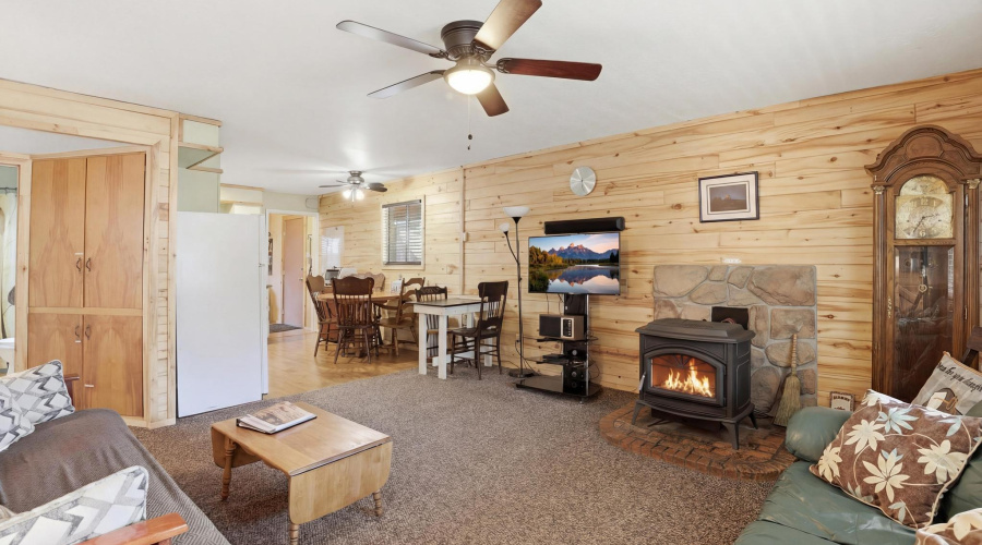 mead_ranch_2_houses_002