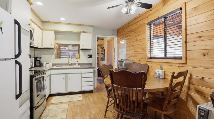 mead_ranch_2_houses_001