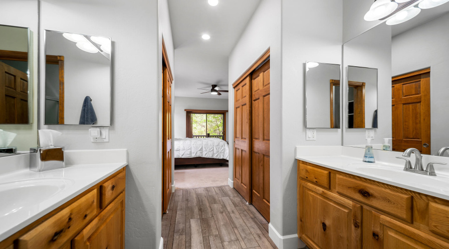 Dual Vanity