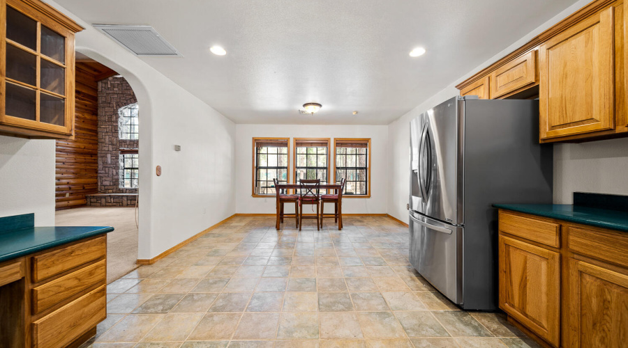 Kitchen/Dining Area