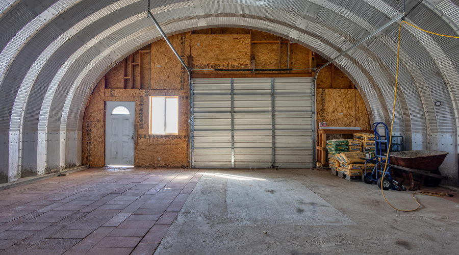 GARAGE AREA