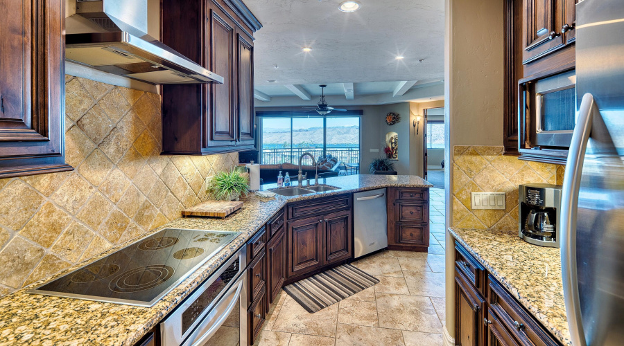 2585 Hwy 95 unit 4010 INT (31)