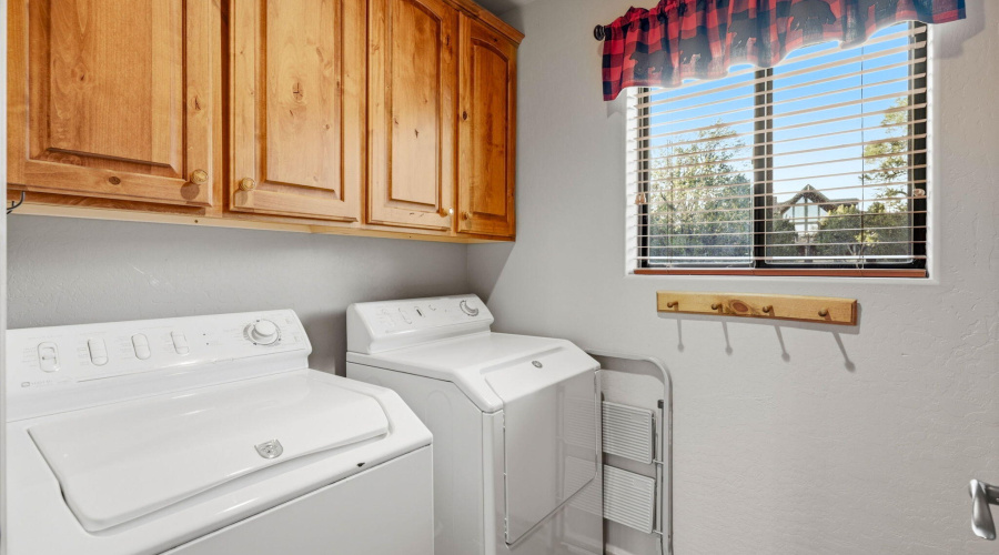 2750ColumbiaLn-OvergaardAZ-31