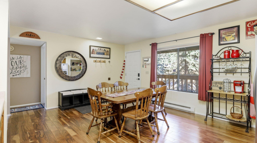 2582MustangCir9A-PinetopAZ-13