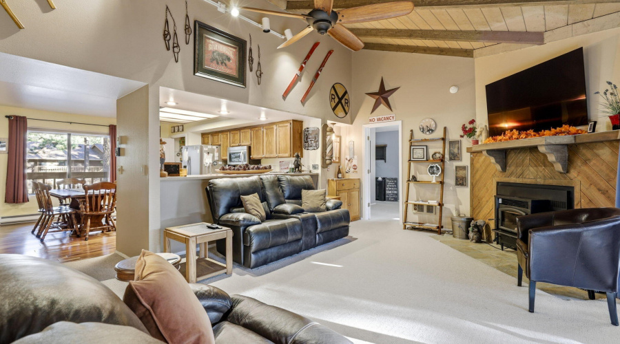 2582MustangCir9A-PinetopAZ-8