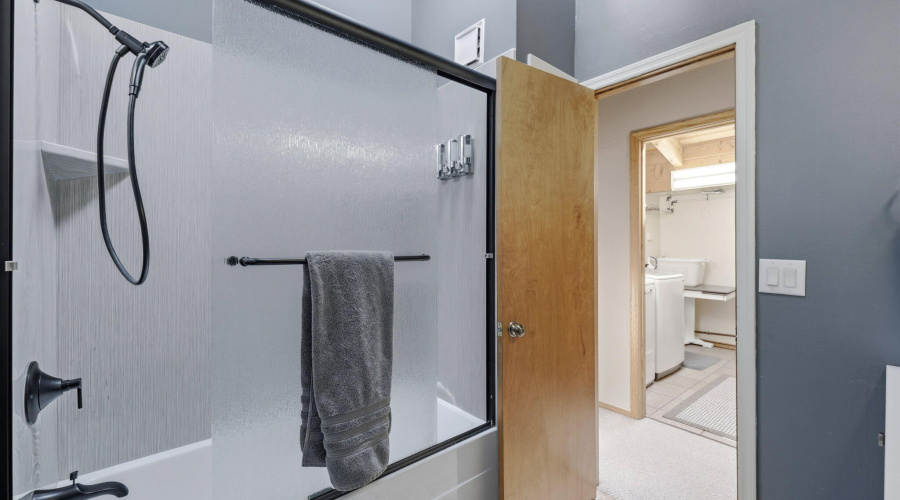 Upstairs hall bath