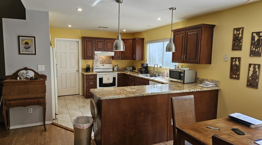 KITCHEN 1