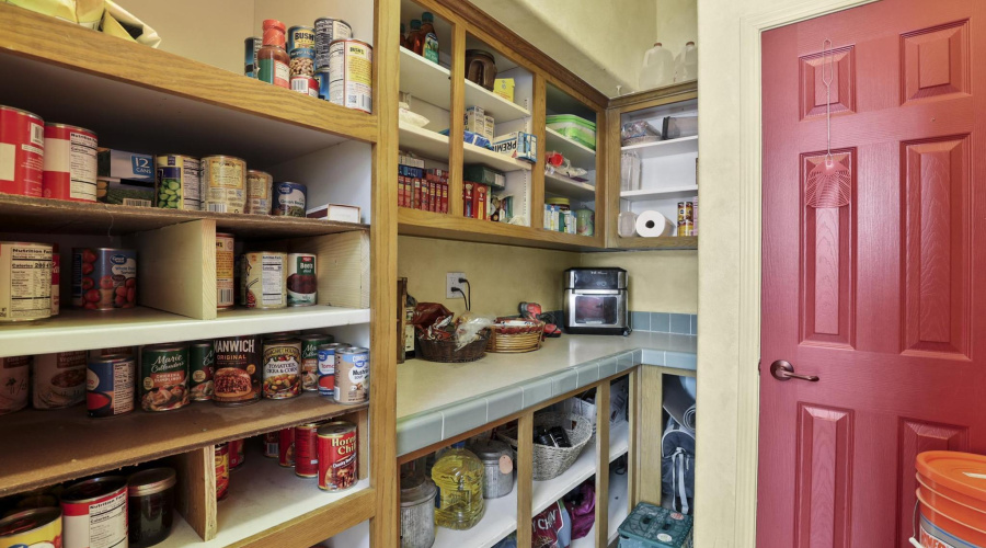 Walk in Pantry