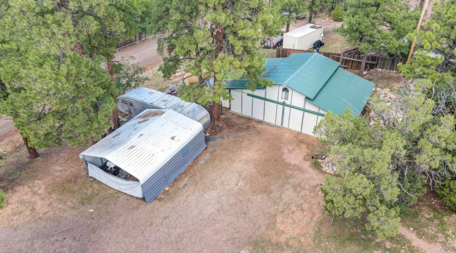 Workshop & Carport