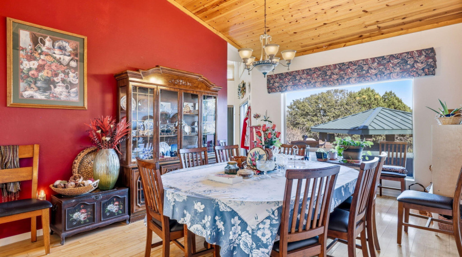 12 Dining Rm twd Window