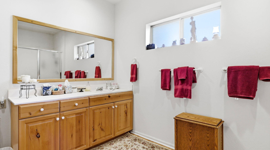 30 Guest Bath Full