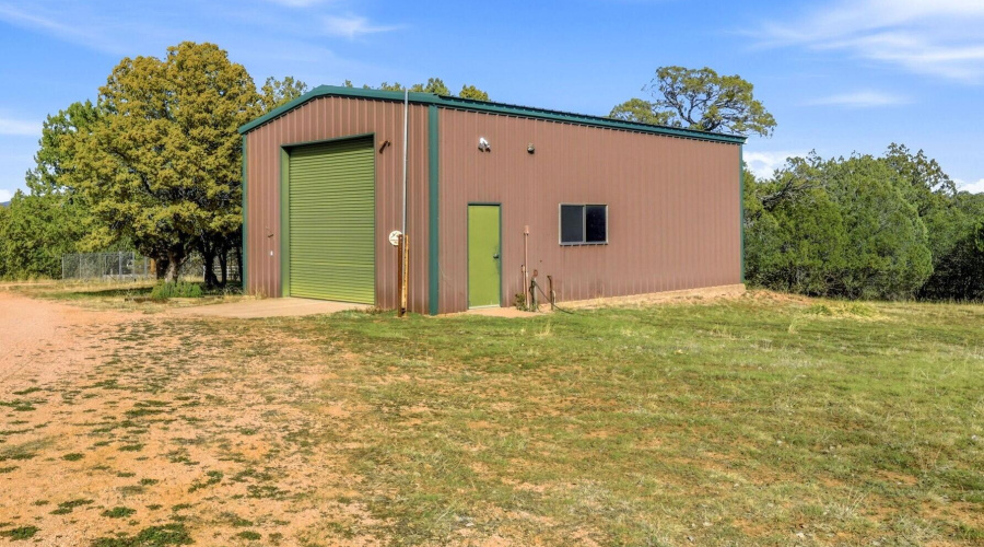 25' X 40' Det Steel Garage