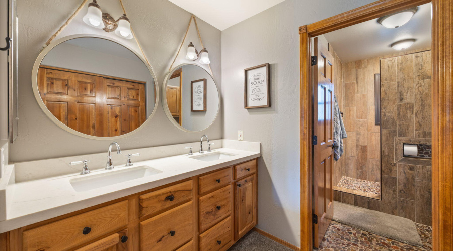 OWNERS BATH
