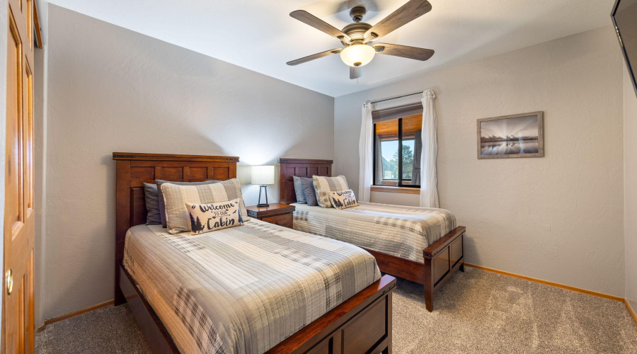 BEDROOM 2