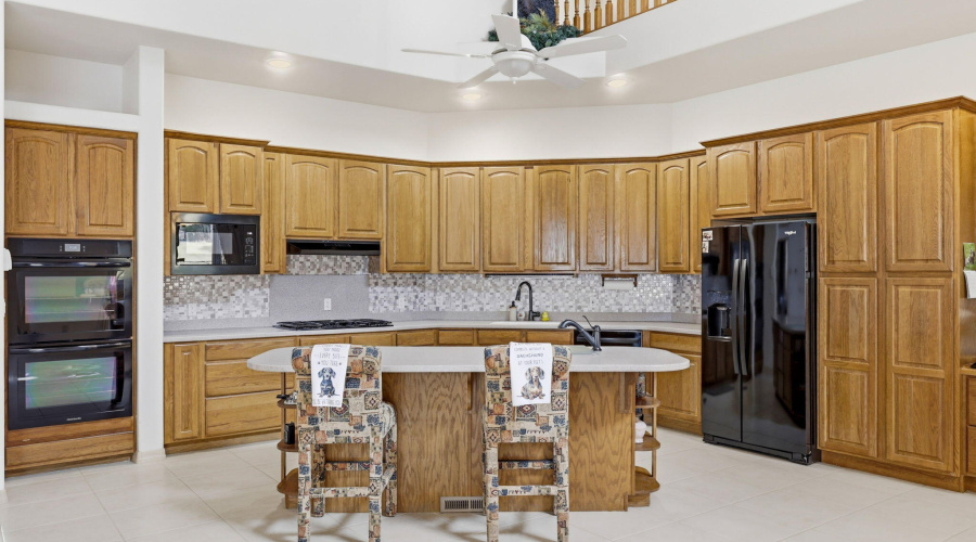 Kitchen with Breakfast Bar