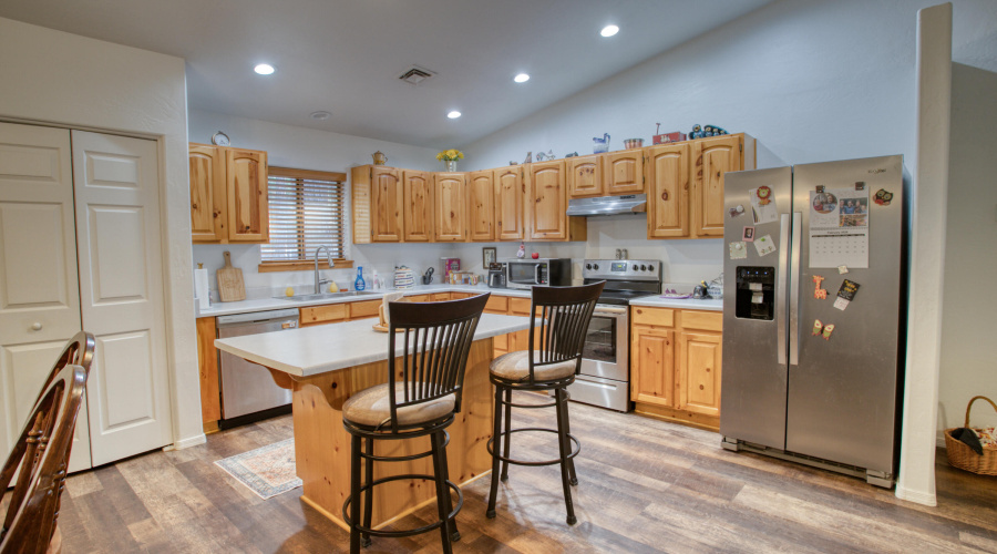 Kitchen - Breakfast Bar