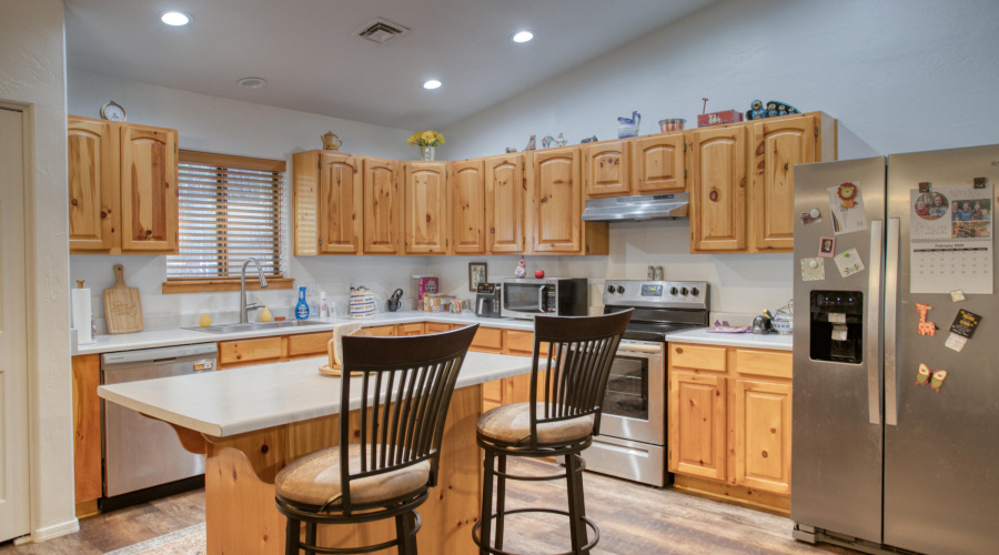 Kitchen-Breakfast Bar 2