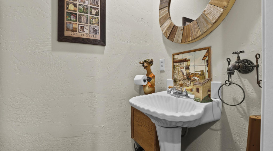 1/2 bath off kitchen