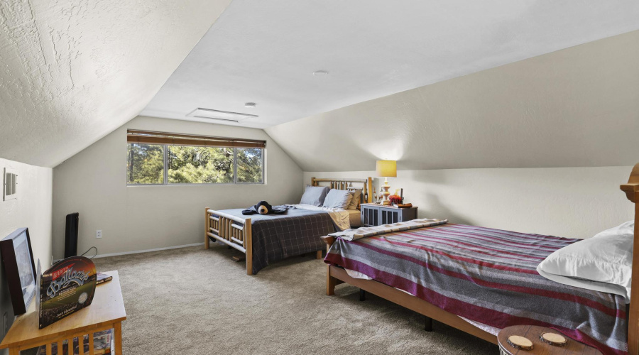 Upstairs bdrm