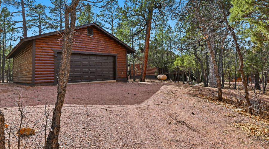 detached garage