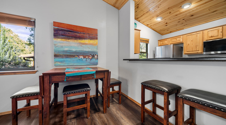Kitchen/Dining Area