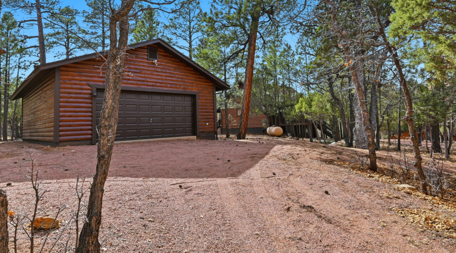 detached garage