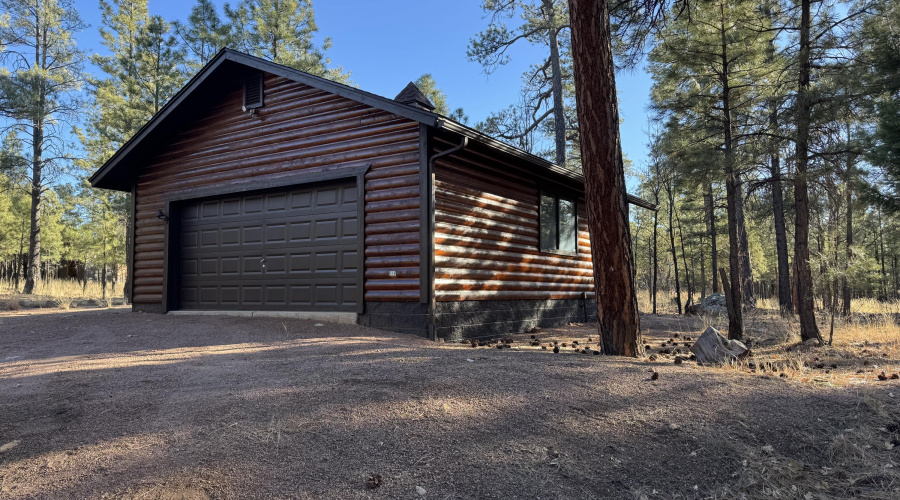detached garage