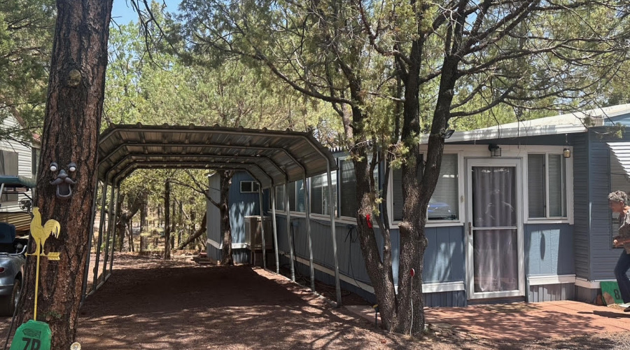 Fuentes Carport