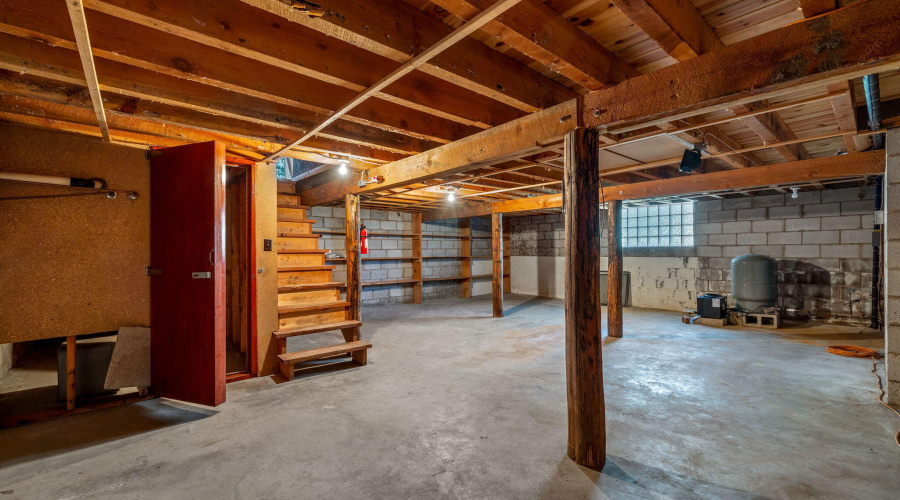 GARAGE BASEMENT