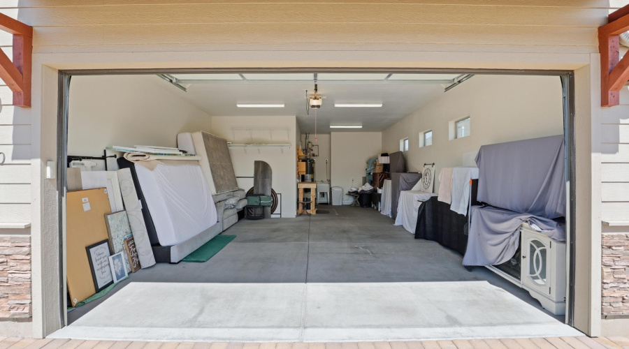 2+ Car Garage