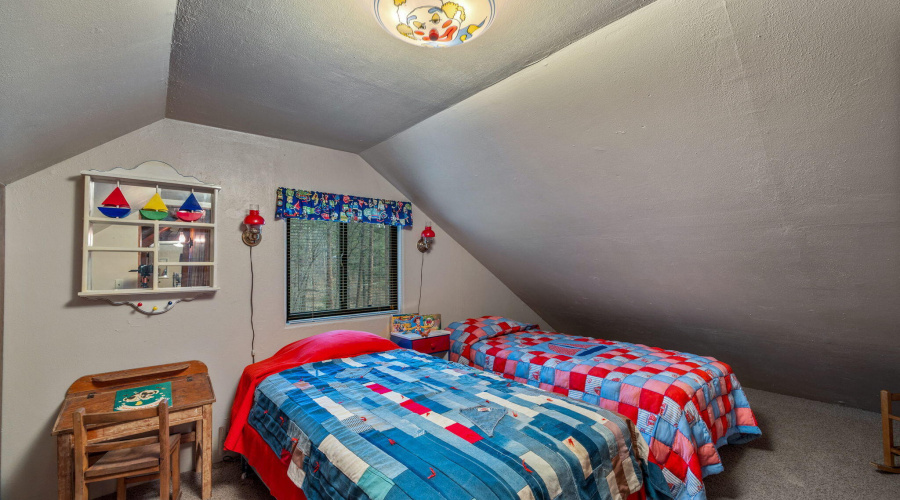 Upstairs Bedroom 1