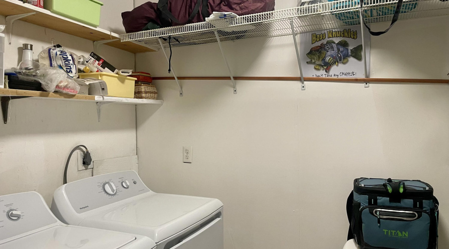 laundry/pantry